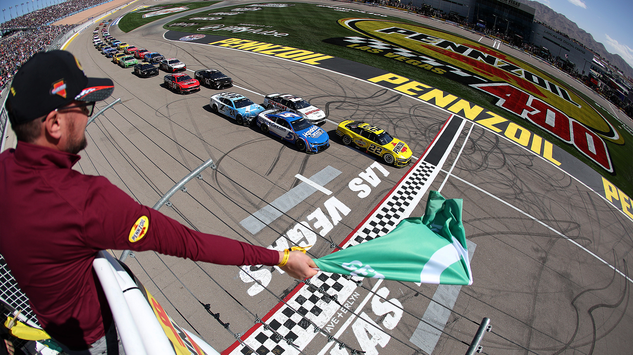 Daniel Suárez roza la victoria en Las Vegas con un emocionante segundo lugar